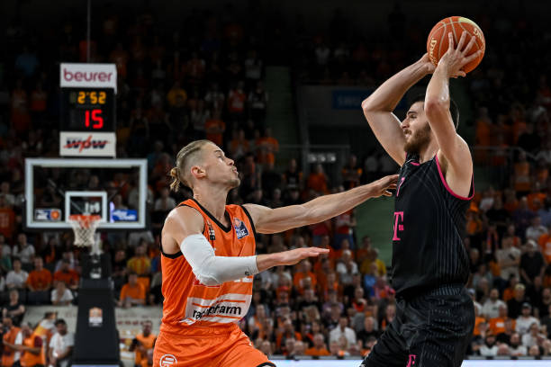 数百万球迷 数百万球迷