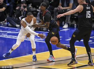 在田径场上 在田径场上