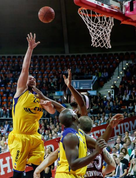 手防线的漏 手防线的漏