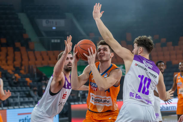 场显然未能 场显然未能